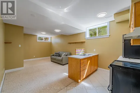 60 Wilderness Way Ottawa ON K2S 2E3