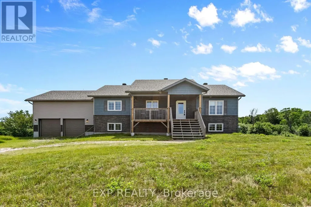 4153 Roger Stevens Drive Montague ON K7A 4S6