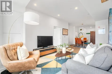 320 Miwate Private Ottawa ON K1R 0E1