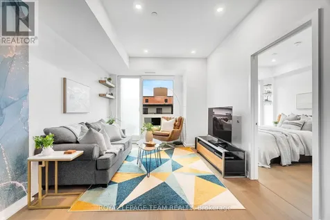 320 Miwate Private Ottawa ON K1R 0E1