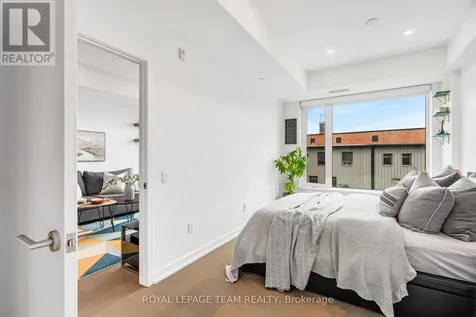 320 Miwate Private Ottawa ON K1R 0E1