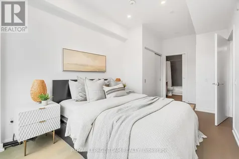 320 Miwate Private Ottawa ON K1R 0E1