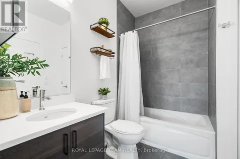 320 Miwate Private Ottawa ON K1R 0E1