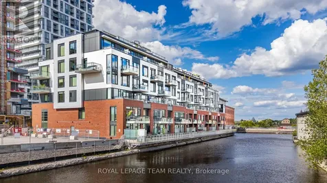320 Miwate Private Ottawa ON K1R 0E1