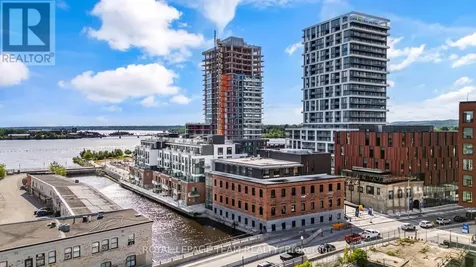 320 Miwate Private Ottawa ON K1R 0E1