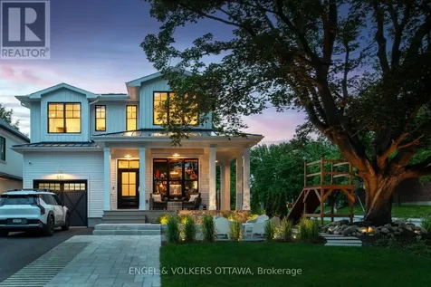551 Hillcrest Avenue Ottawa ON K2A 2N1