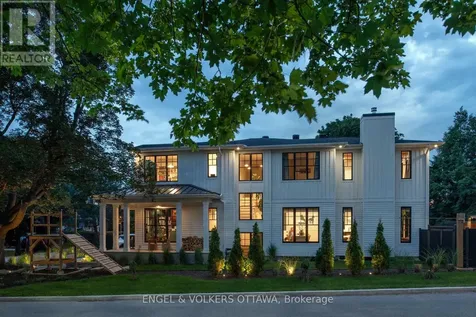 551 Hillcrest Avenue Ottawa ON K2A 2N1