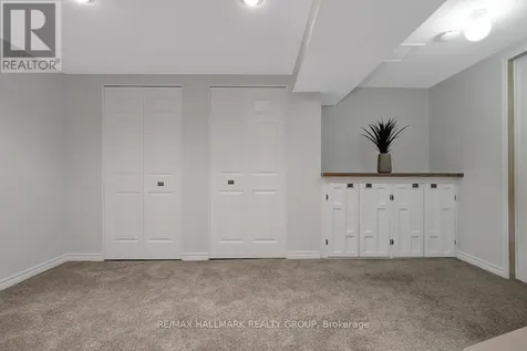 126 Dossetter Way Ottawa ON K1G 4S5