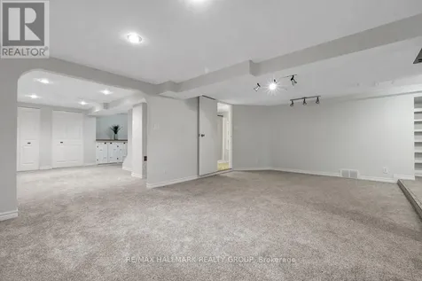 126 Dossetter Way Ottawa ON K1G 4S5
