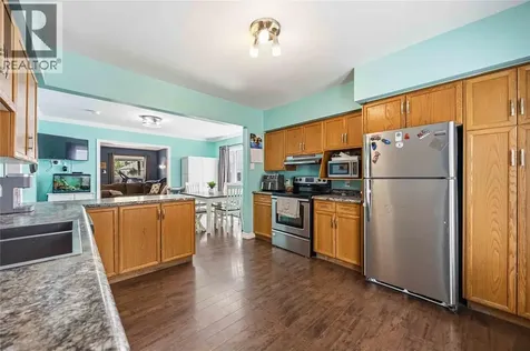251 Harkness Street Sarnia ON N7T 3H5