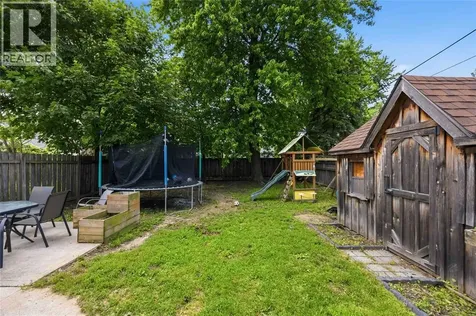 251 Harkness Street Sarnia ON N7T 3H5