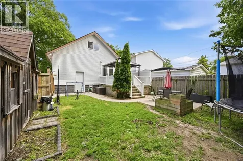 251 Harkness Street Sarnia ON N7T 3H5