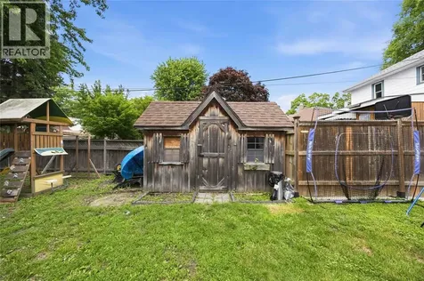 251 Harkness Street Sarnia ON N7T 3H5