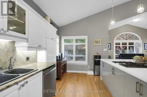 65 Kimberwick Crescent Ottawa ON K1V 0W6