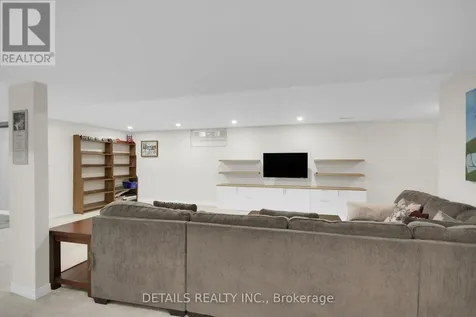 65 Kimberwick Crescent Ottawa ON K1V 0W6