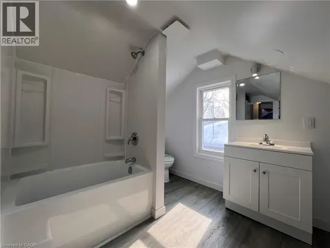168 Fifth Avenue Kitchener ON N2C 1P7