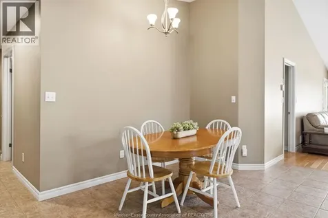 1973 Venetian Avenue Windsor ON N8P 2A1