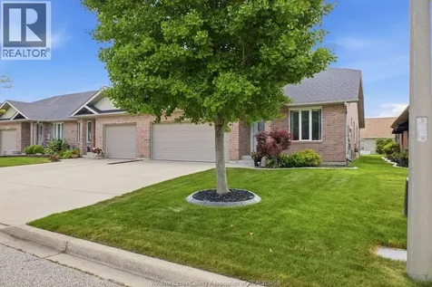 1973 Venetian Avenue Windsor ON N8P 2A1