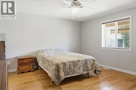 1973 Venetian Avenue Windsor ON N8P 2A1