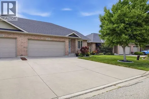 1973 Venetian Avenue Windsor ON N8P 2A1