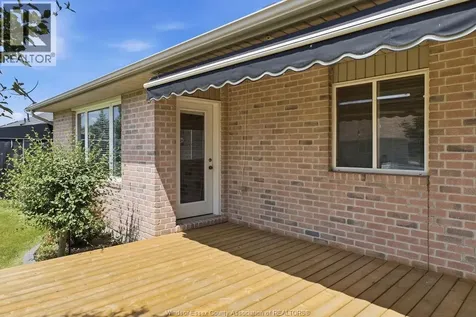1973 Venetian Avenue Windsor ON N8P 2A1