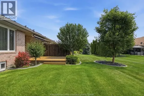 1973 Venetian Avenue Windsor ON N8P 2A1