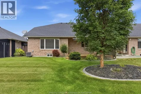 1973 Venetian Avenue Windsor ON N8P 2A1