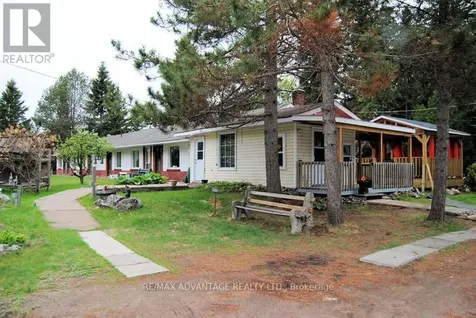 1594 Lakeshore Drive North Shuniah ON P7A 0S9