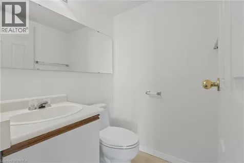 9 Bonheur Court Brantford ON N3P 1Z5
