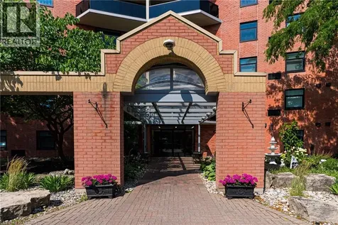 9 Bonheur Court Brantford ON N3P 1Z5