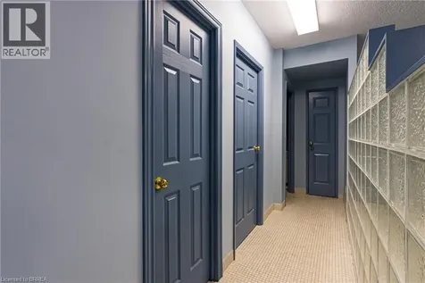 9 Bonheur Court Brantford ON N3P 1Z5