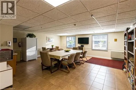 9 Bonheur Court Brantford ON N3P 1Z5