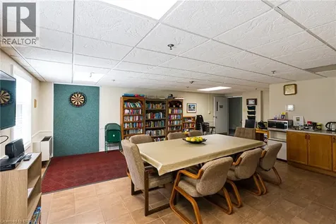 9 Bonheur Court Brantford ON N3P 1Z5