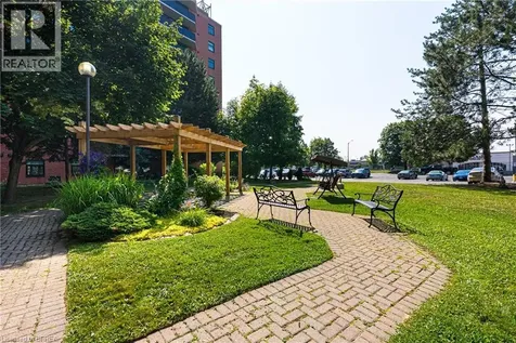 9 Bonheur Court Brantford ON N3P 1Z5