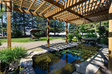 9 Bonheur Court Brantford ON N3P 1Z5