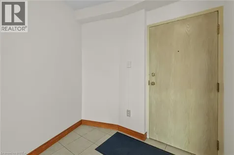 9 Bonheur Court Brantford ON N3P 1Z5