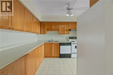 9 Bonheur Court Brantford ON N3P 1Z5