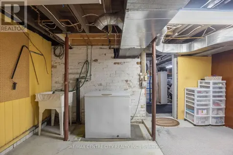 25 Erie Street St. Thomas ON N5R 2M4