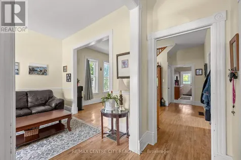 25 Erie Street St. Thomas ON N5R 2M4