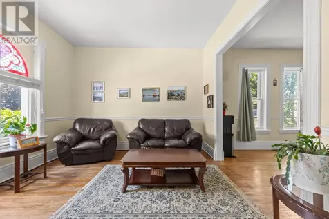 25 Erie Street St. Thomas ON N5R 2M4