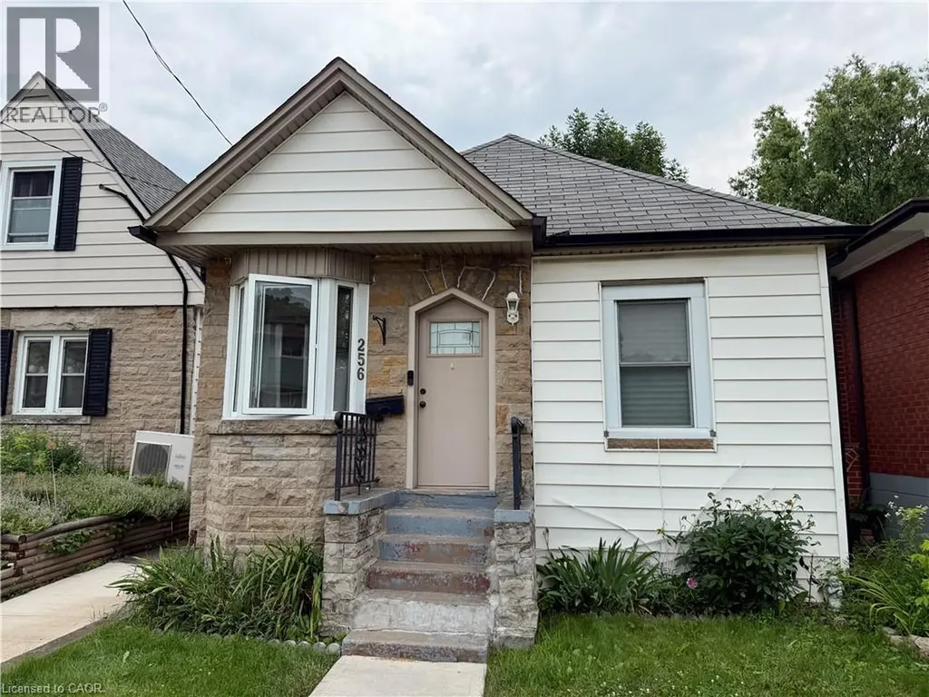 256 Fairfield Avenue Hamilton ON L8H 5H6