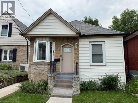 256 Fairfield Avenue Hamilton ON L8H 5H6