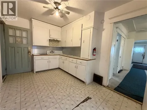 256 Fairfield Avenue Hamilton ON L8H 5H6