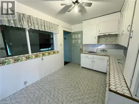 256 Fairfield Avenue Hamilton ON L8H 5H6