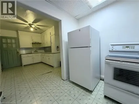 256 Fairfield Avenue Hamilton ON L8H 5H6