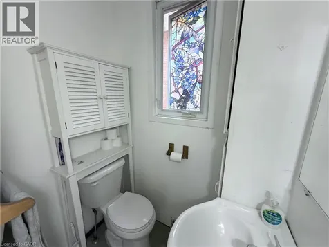 256 Fairfield Avenue Hamilton ON L8H 5H6