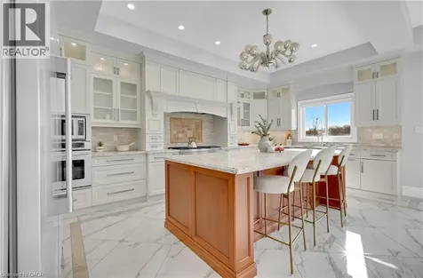 7 Riesling Court Hamilton ON L8G 0B4