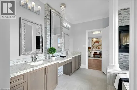 7 Riesling Court Hamilton ON L8G 0B4