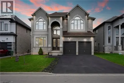 7 Riesling Court Hamilton ON L8G 0B4
