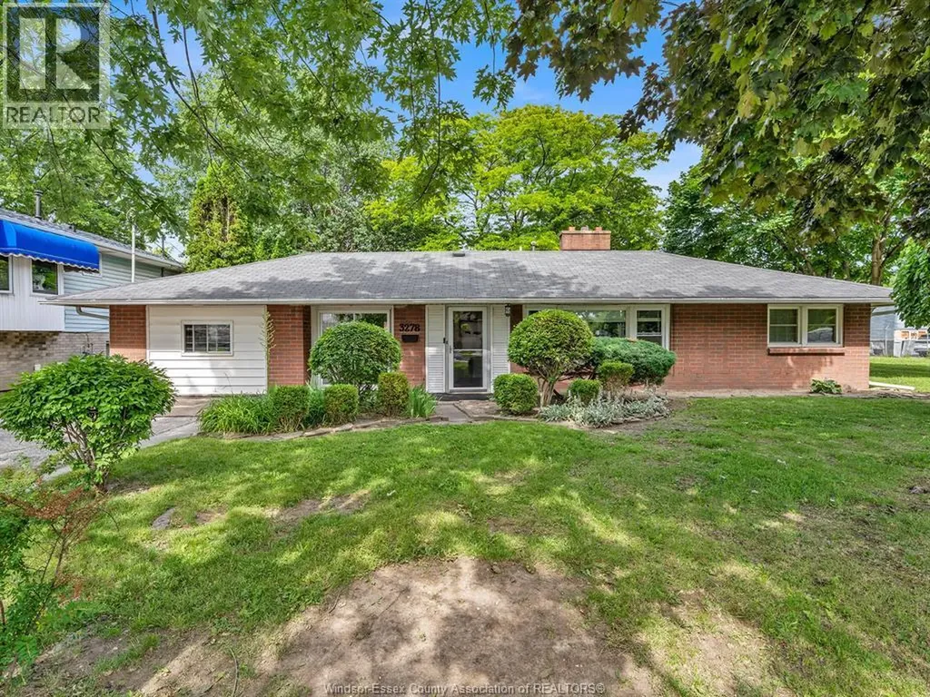 3278 Clemenceau Windsor ON N8T 2R7